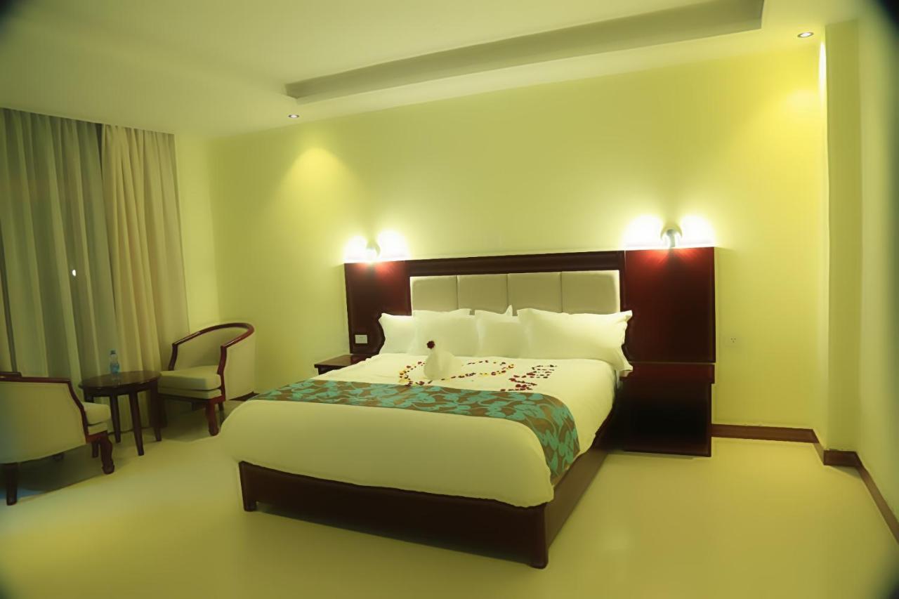 Winn Hotel - Bahyr Dar Zewnętrze zdjęcie