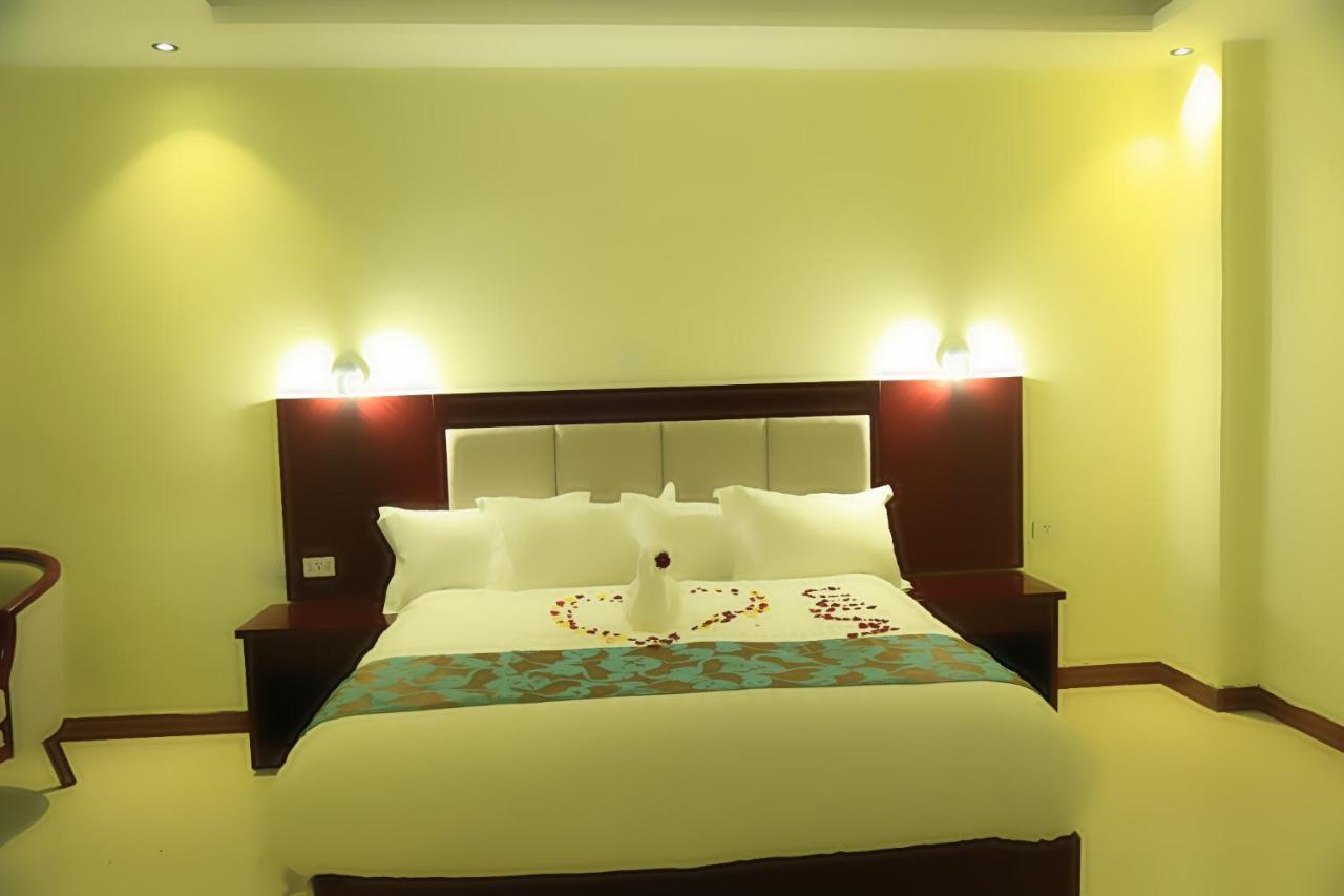 Winn Hotel - Bahyr Dar Zewnętrze zdjęcie