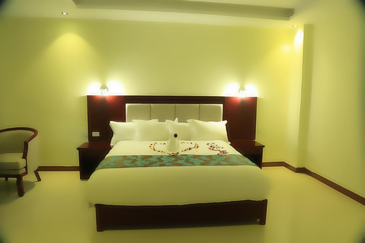 Winn Hotel - Bahyr Dar Zewnętrze zdjęcie