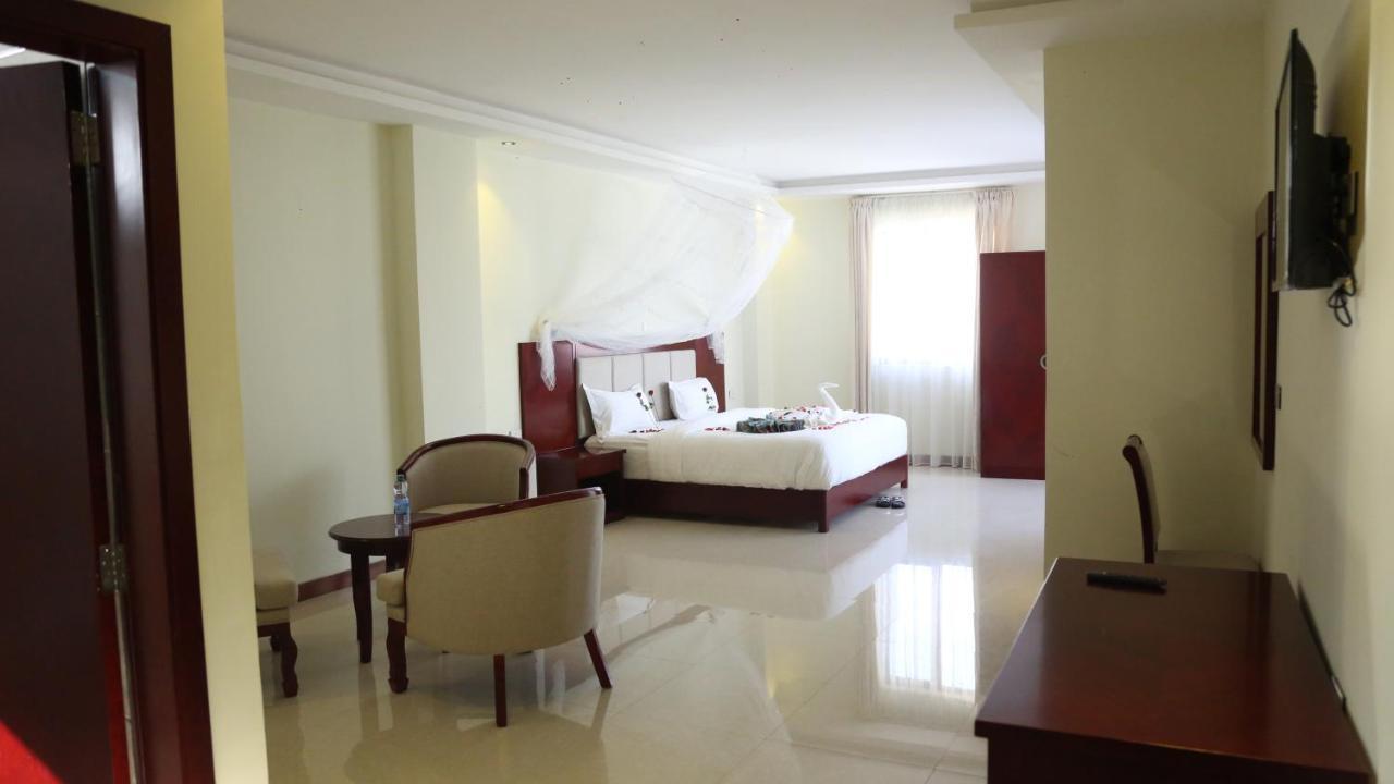 Winn Hotel - Bahyr Dar Zewnętrze zdjęcie