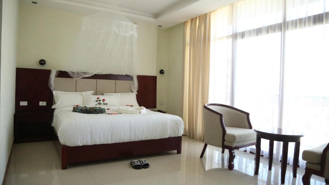 Winn Hotel - Bahyr Dar Zewnętrze zdjęcie