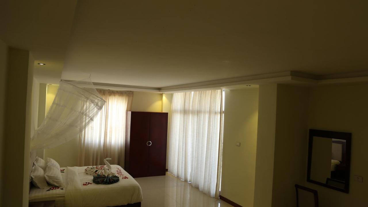 Winn Hotel - Bahyr Dar Zewnętrze zdjęcie