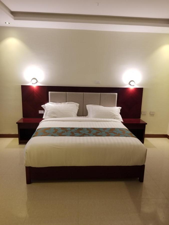 Winn Hotel - Bahyr Dar Zewnętrze zdjęcie